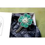 broche_trefle_brodée_gros_plan
