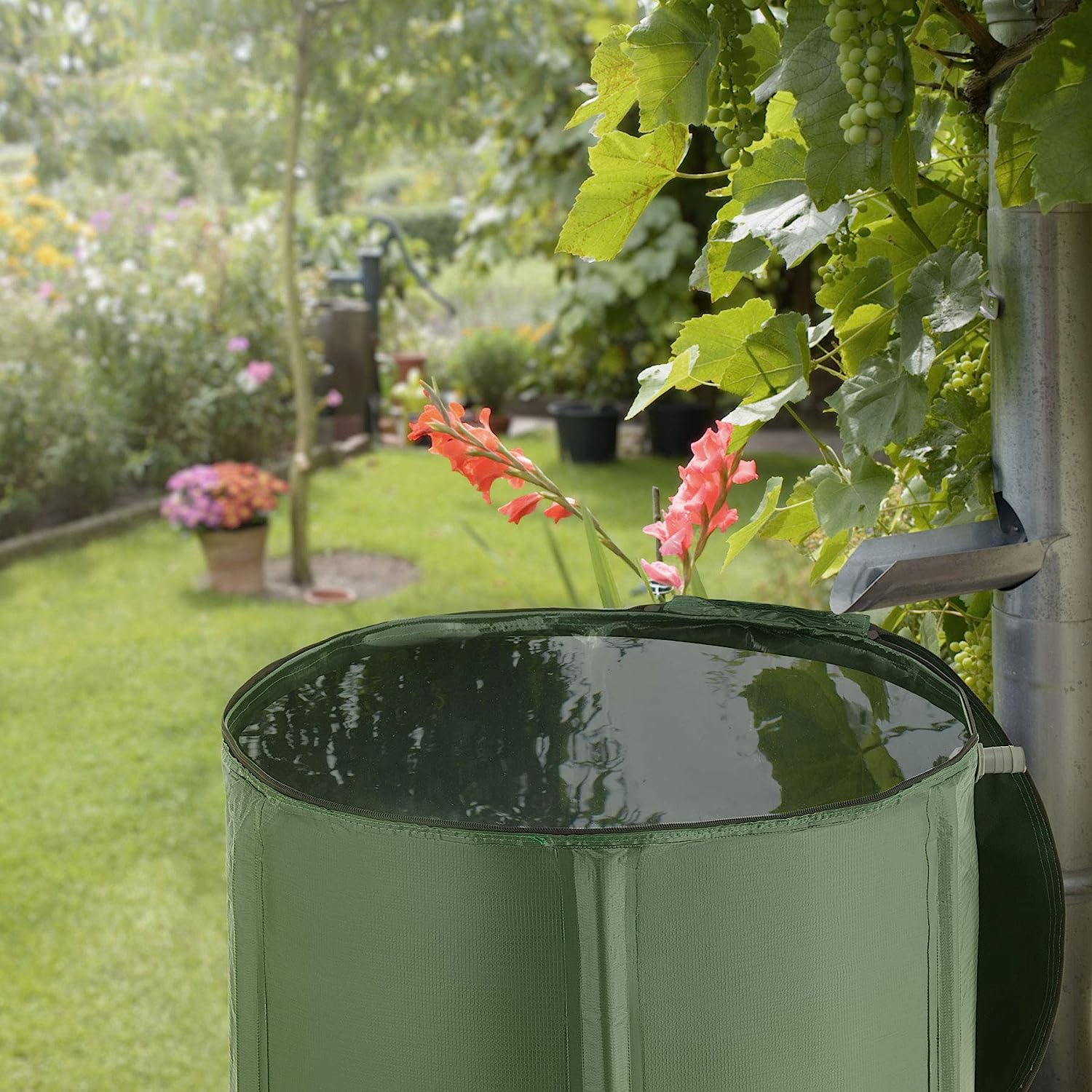 TecTake Récupérateur deau de pluie pliable avec filtre - 250L