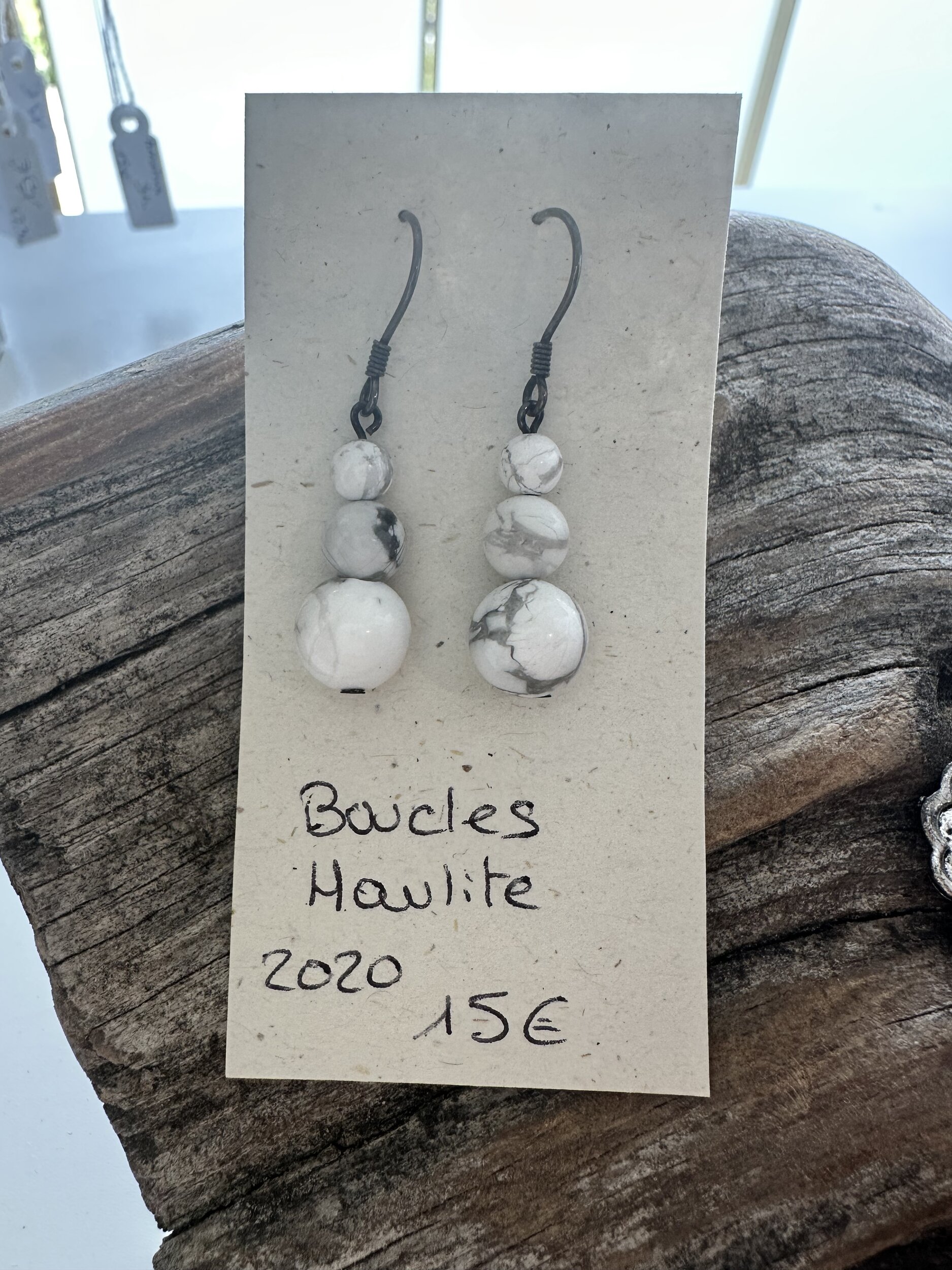 boucle d'oreille howlite
