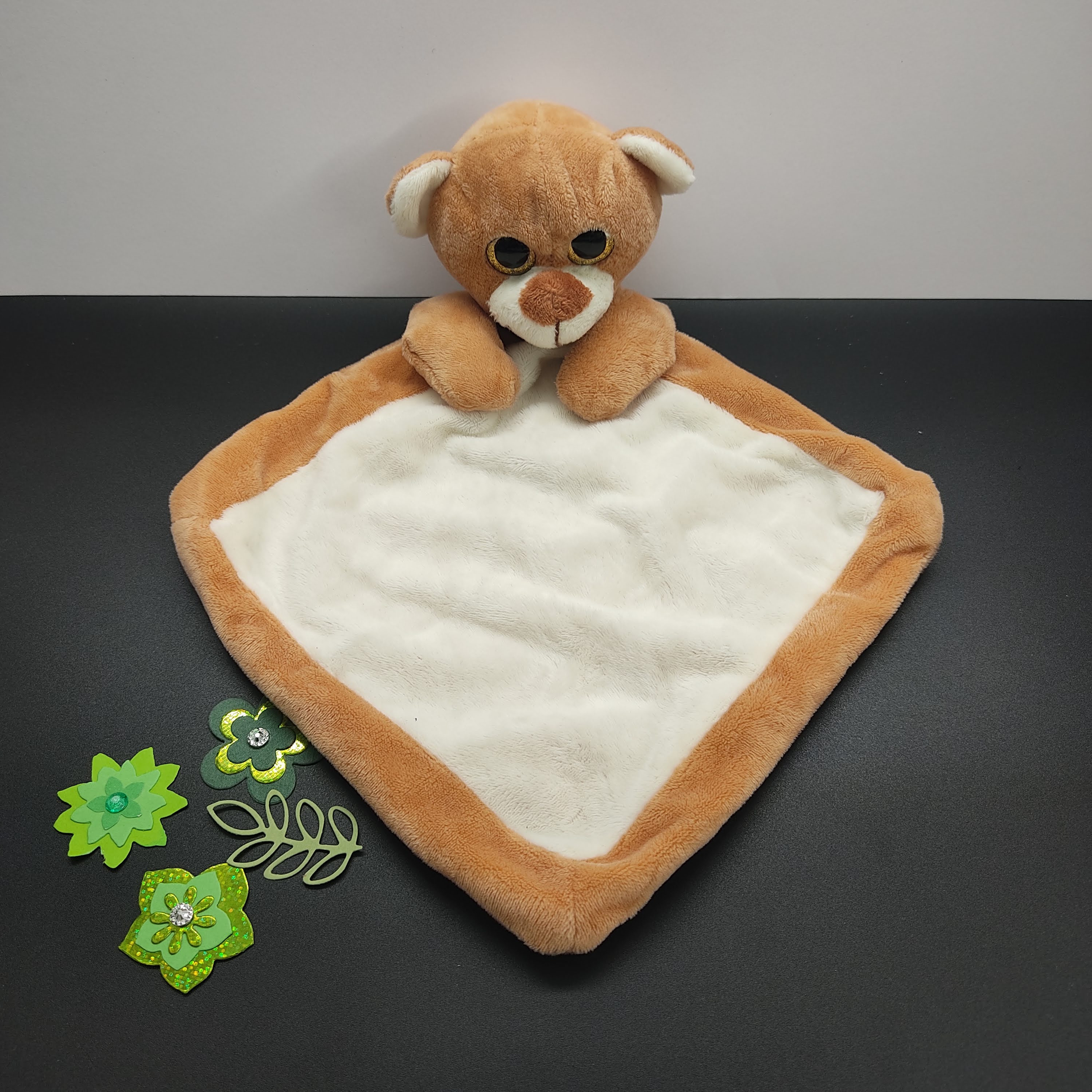 Doudou personnalisé lion grand yeux