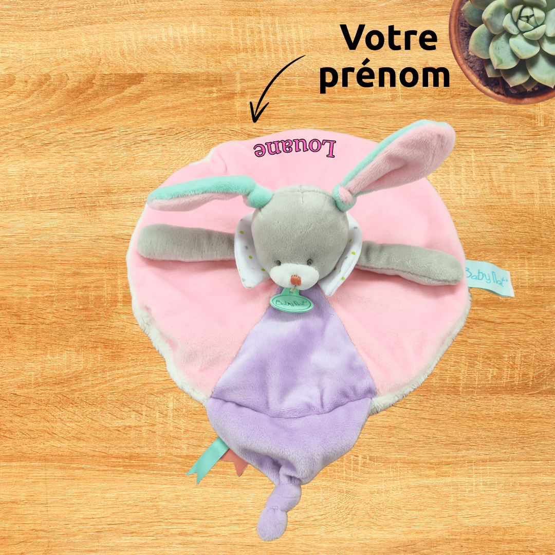 Elsa la lapine joyeuse – Doudou personnalisé