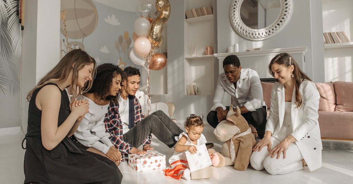 fête d'anniversaire bébé et famille