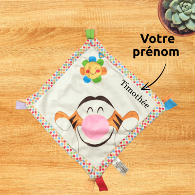 doudou-disney-tigrou-joyeux-personnalise.jpg