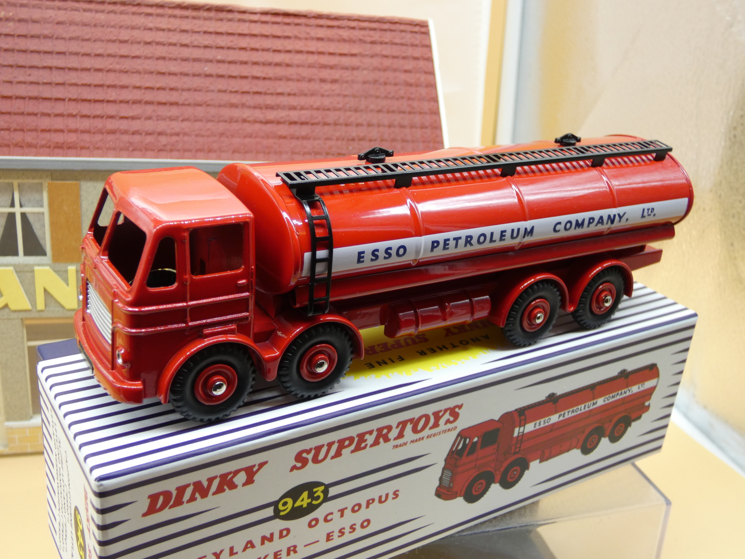 CAMION LEYLAND OCTOPUS TANKER ESSO N°943 DINKY SUPERTOYS ATLAS NEUF BOITE ORIGINE