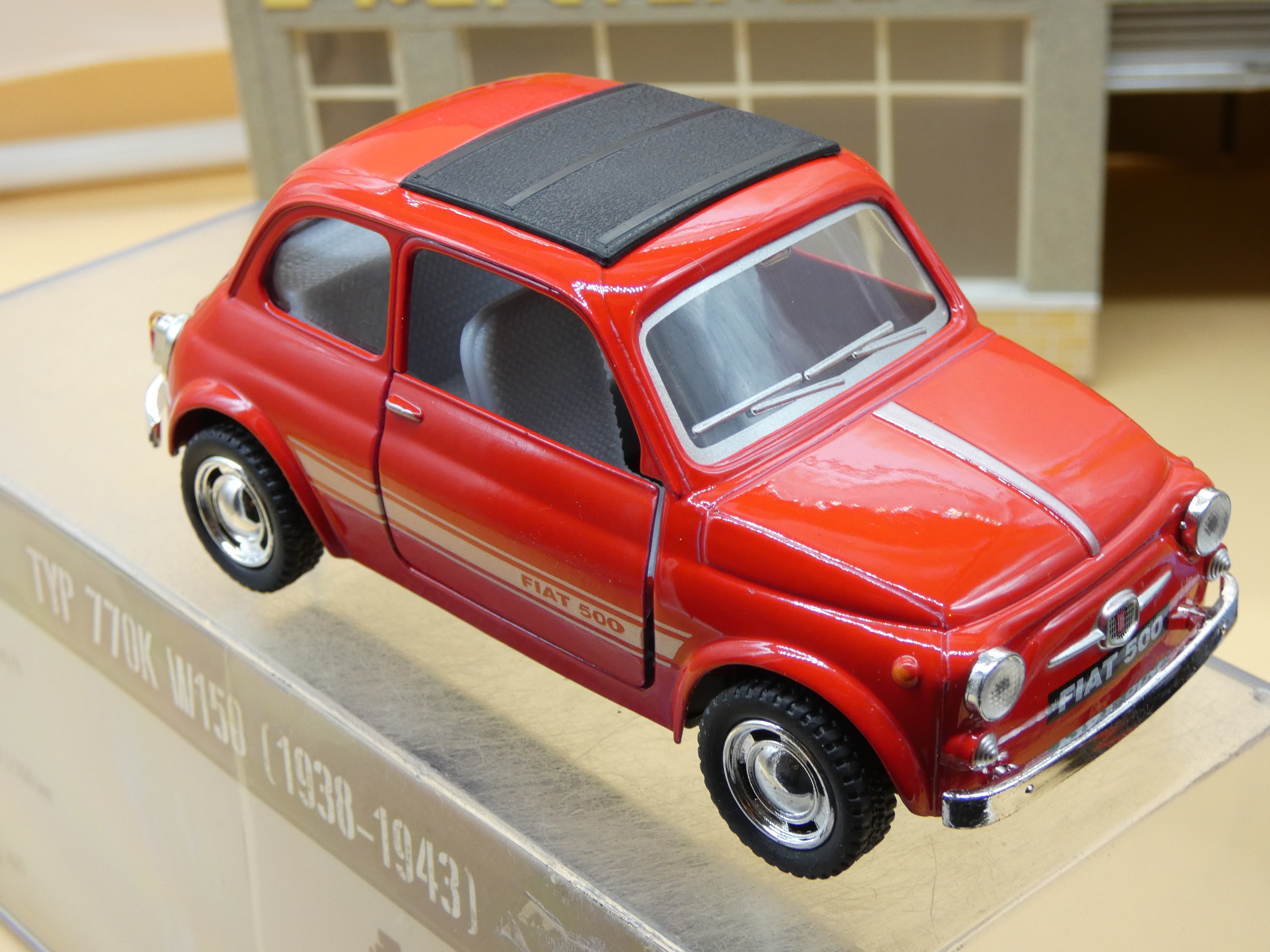 FIAT 500 ROUGE TOIT OUVRANT 1/24 KINSMART