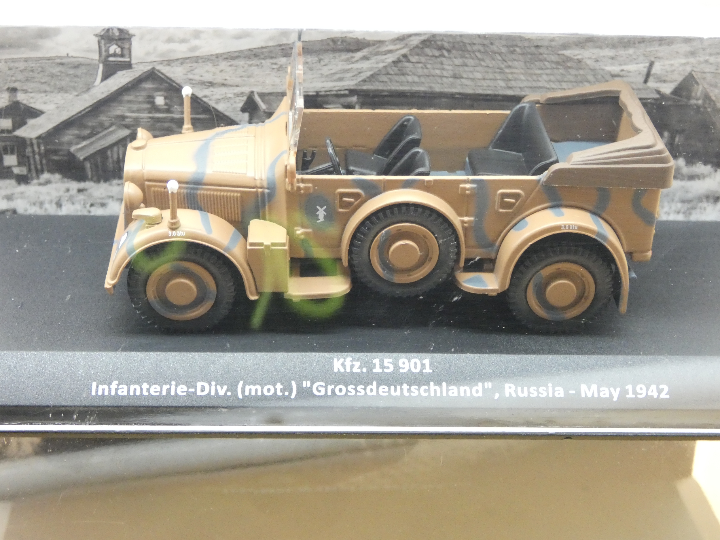 VOITURE KFZ 15 901 RUSSIE MAI 1942 MILITAIRE 1/43 IXO NEUF BOITE ORIGINE