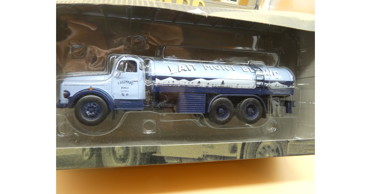 Ixo Camion américain 1/43 - Ford CL 9000 Tracteur seul- Neuf