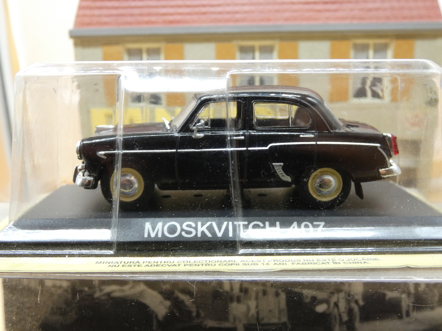 Moskvitch 1/43 : miniatures par IXOMODELS