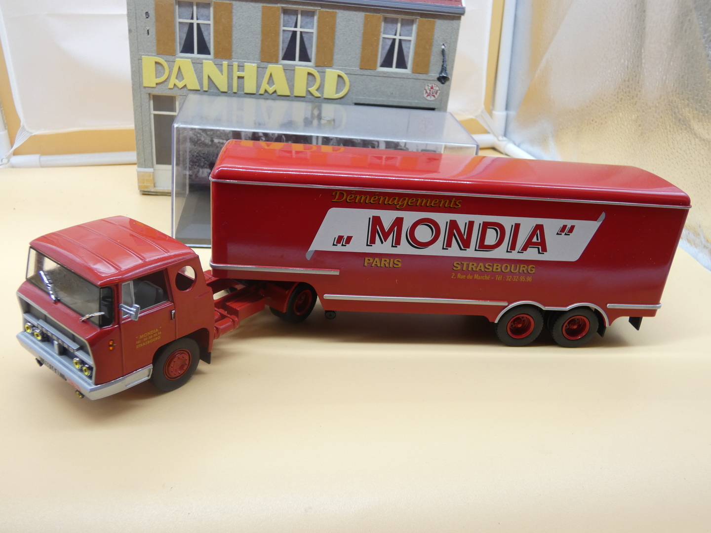 Camion Américain Federal 45 M 1947 échelle 1:43 - Modèle
