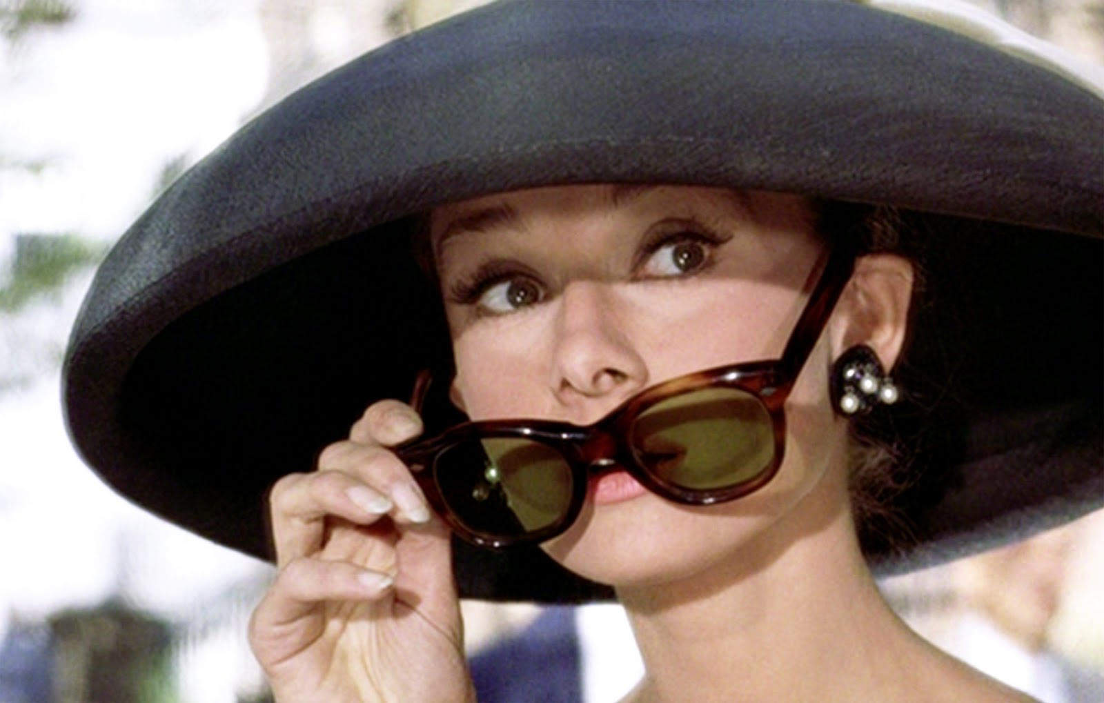 audrey hepburn sunglasses pulldown breakfast at tiffanys big