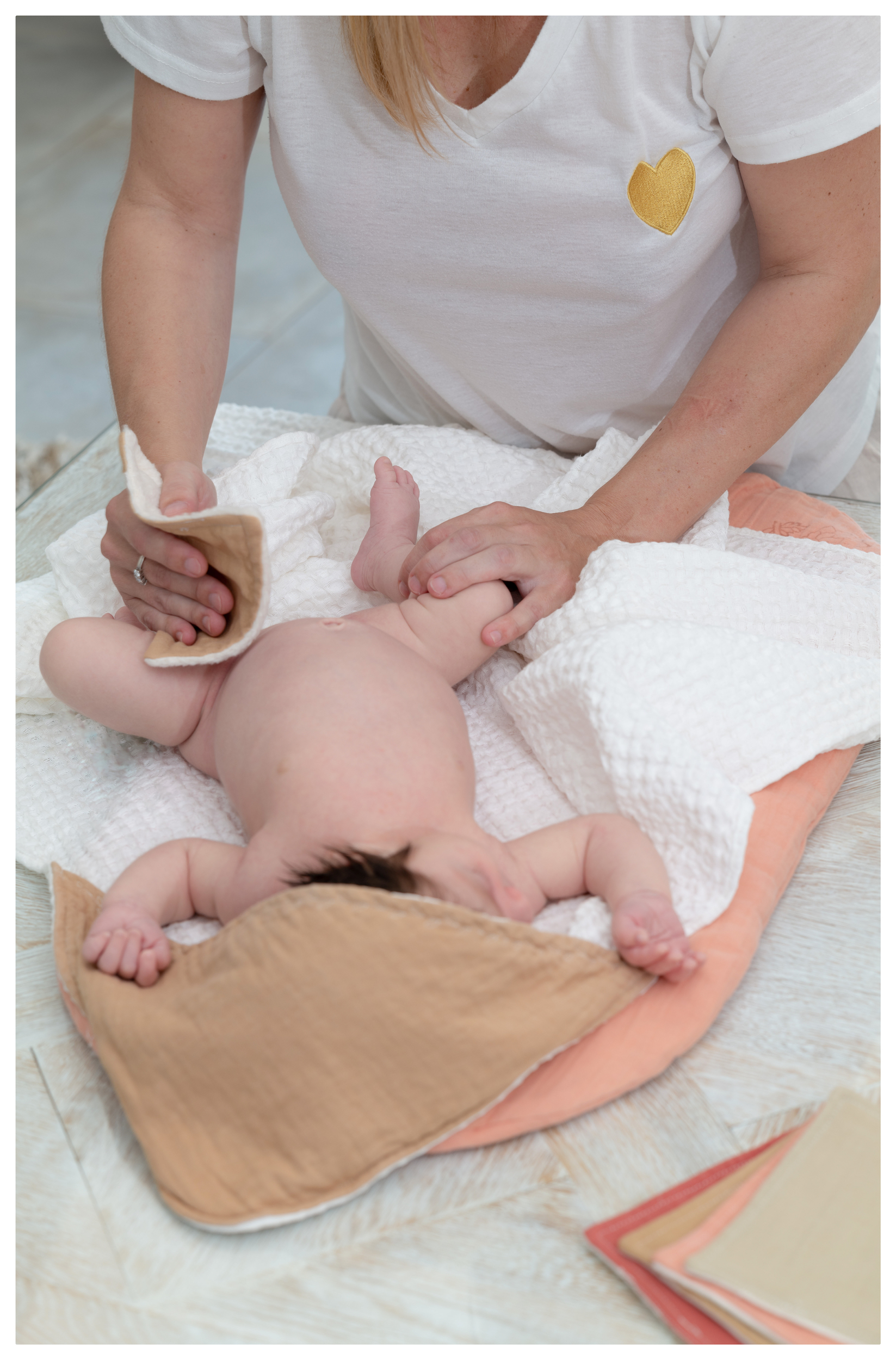 1. cape de bain bebe - coton lin bio - maman - famille - naissance