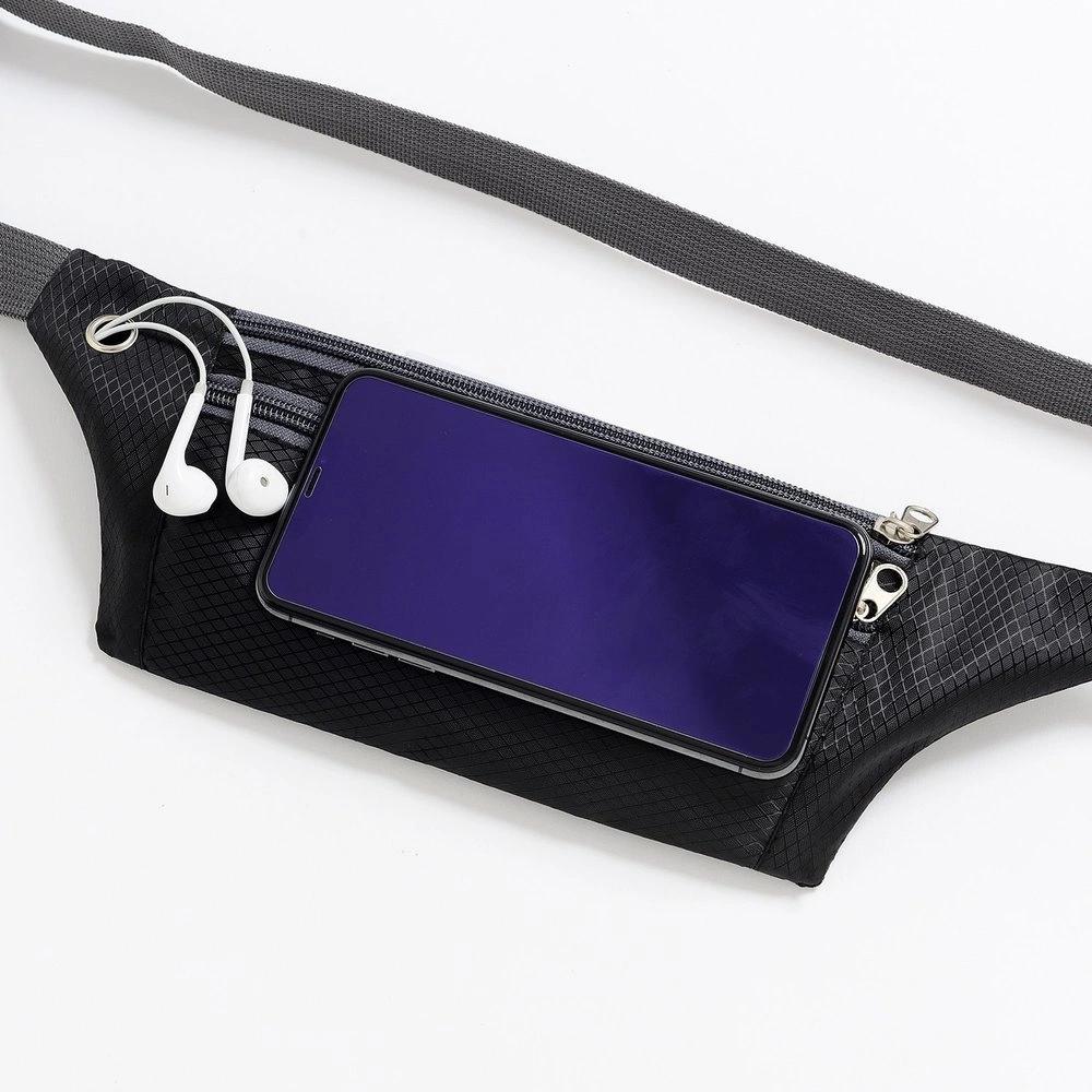 eng_pl_Ultimate-Running-Belt-with-headphone-outlet-black-59884_3