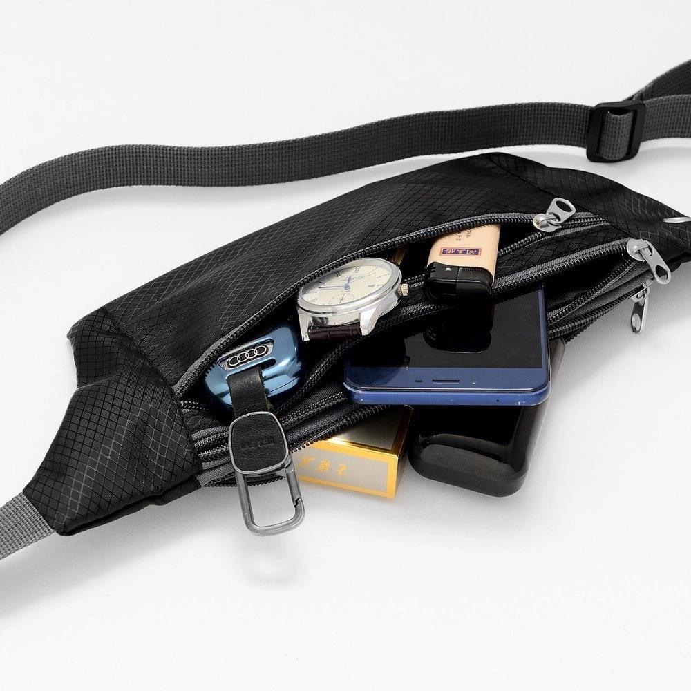 eng_pl_Ultimate-Running-Belt-with-headphone-outlet-black-59884_11