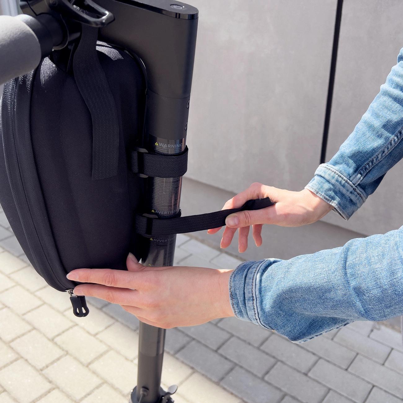 eng_pl_Wozinsky-waterproof-scooter-bar-bag-scooter-bag-4l-black-WSB1BK-63464_22
