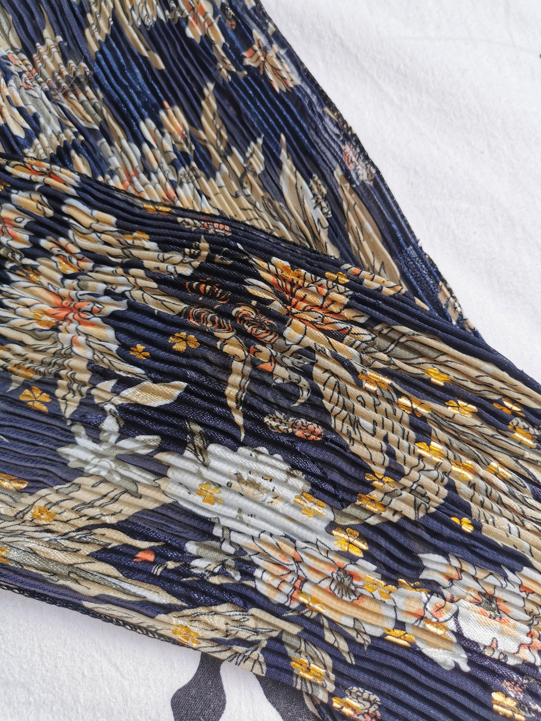 Jean coupe Skinny avec son foulard fantaisie