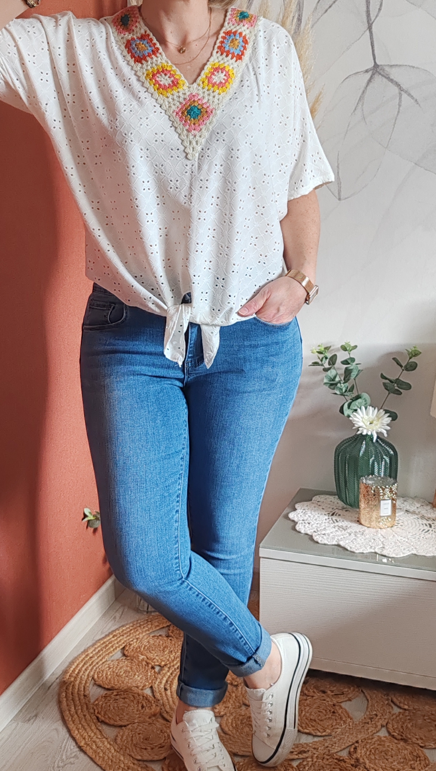 Tee shirt à nouer détails en crochet