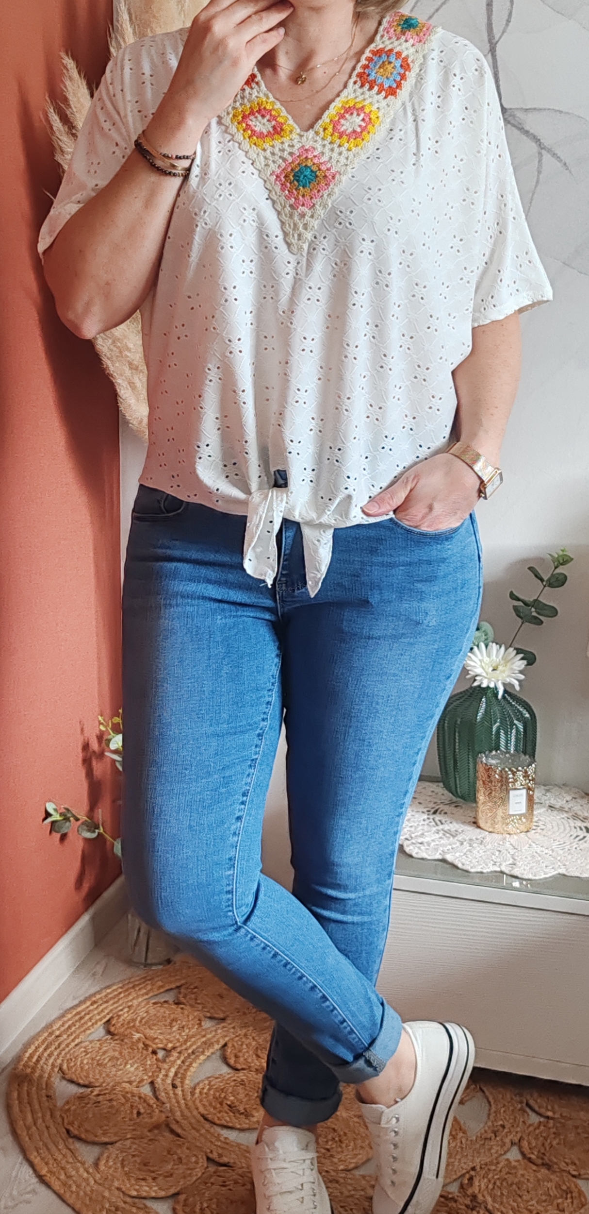 Tee shirt à nouer détails en crochet