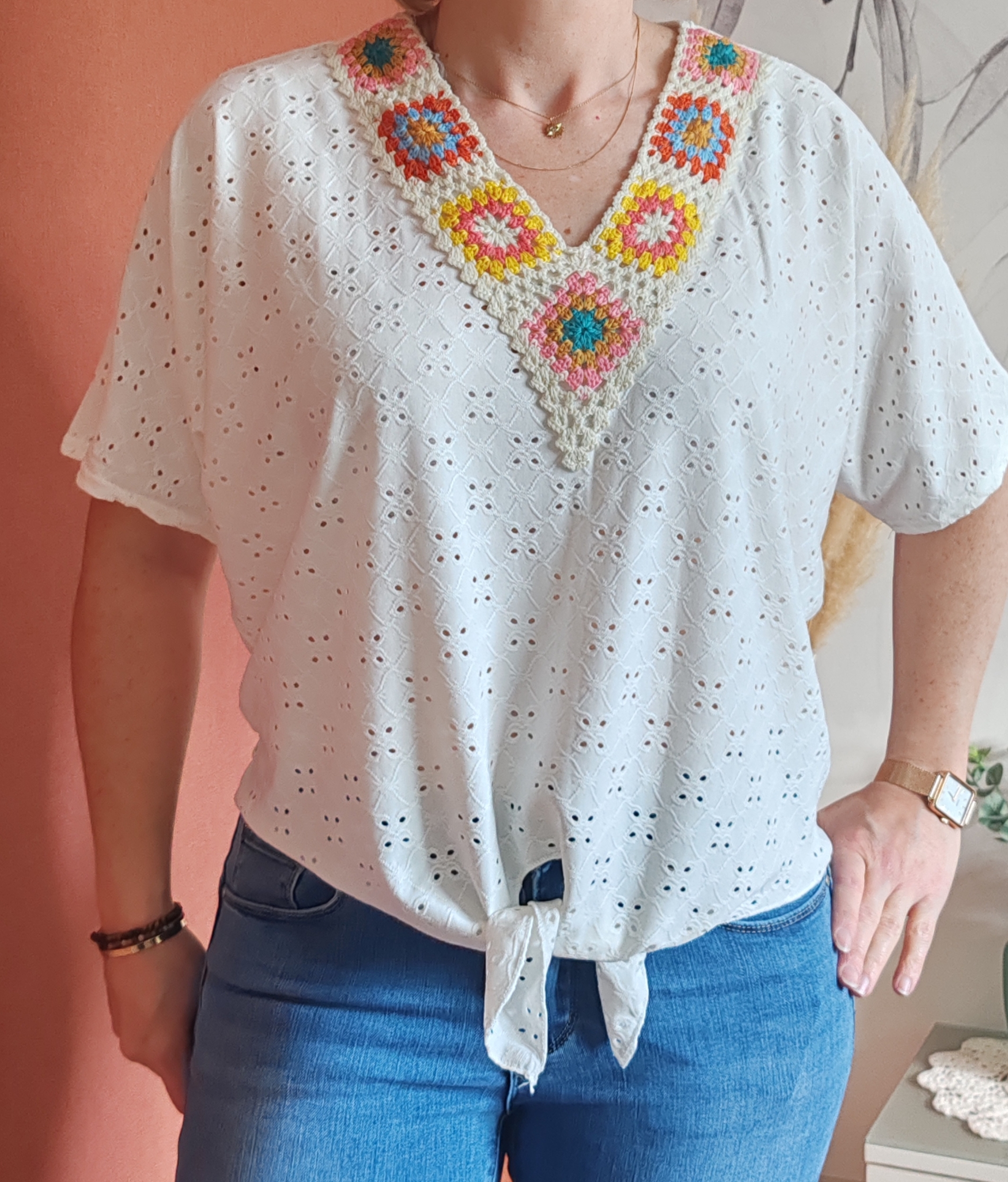 Tee shirt à nouer détails en crochet