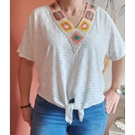Tee shirt à nouer détails en crochet