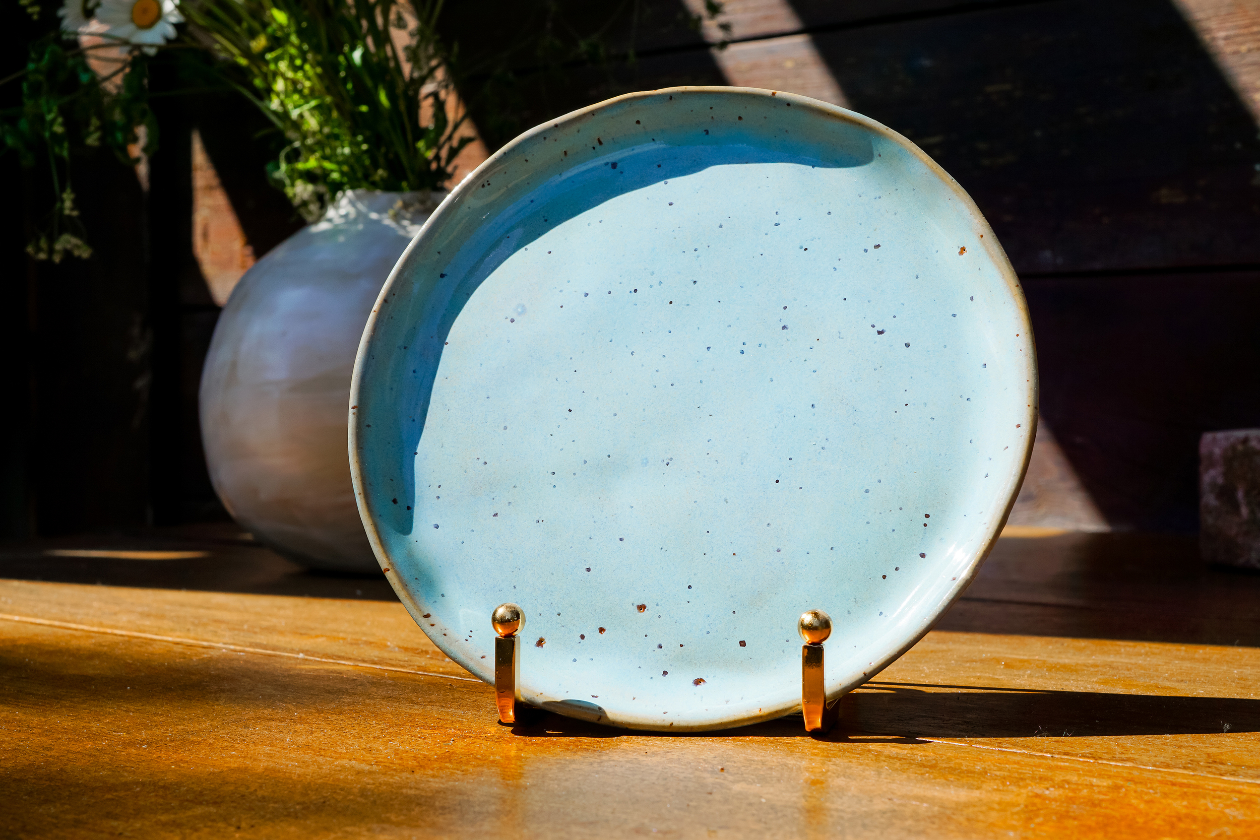Assiette faite main bleu pastel