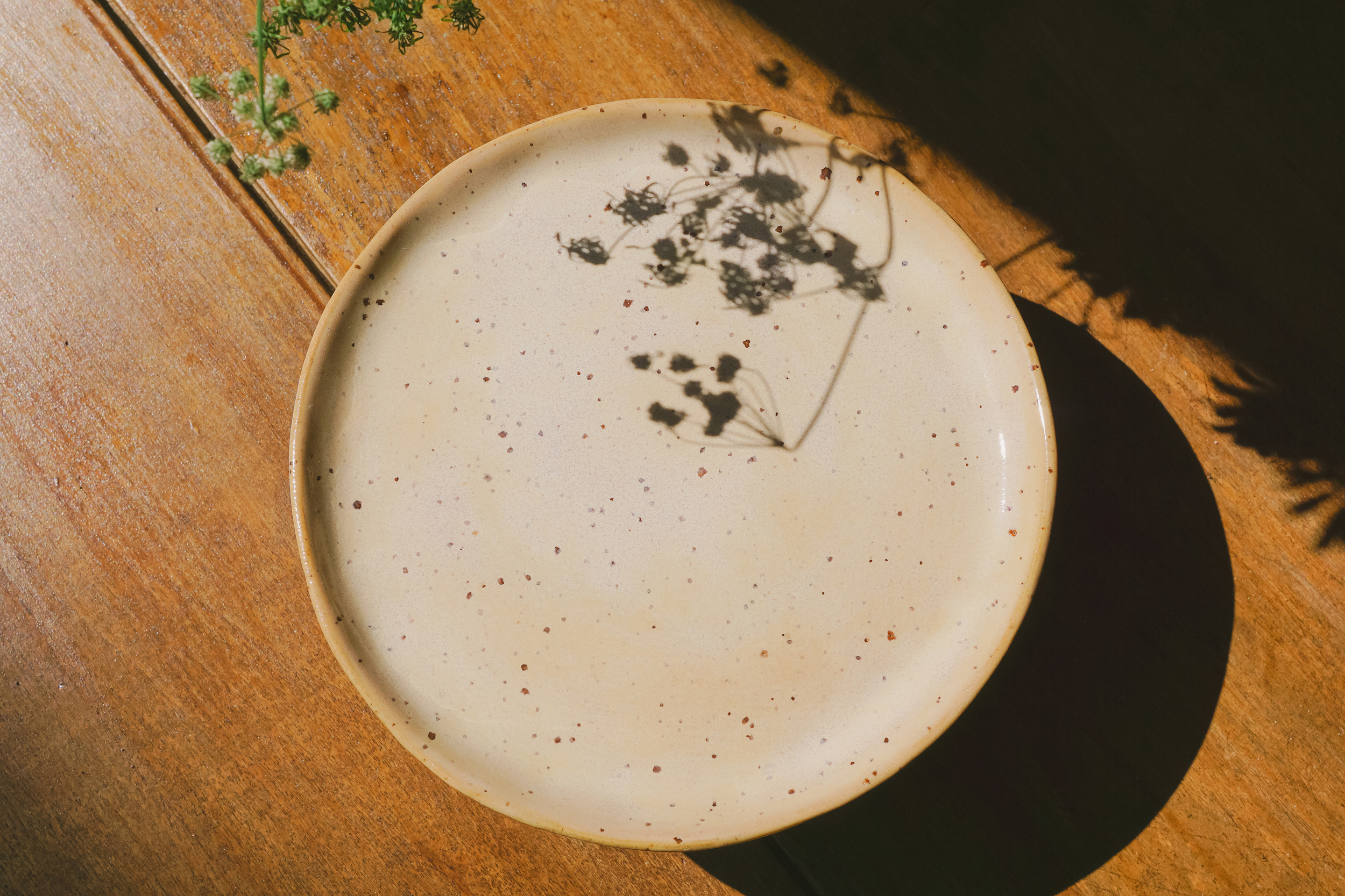 Assiette jaune sable Nagori