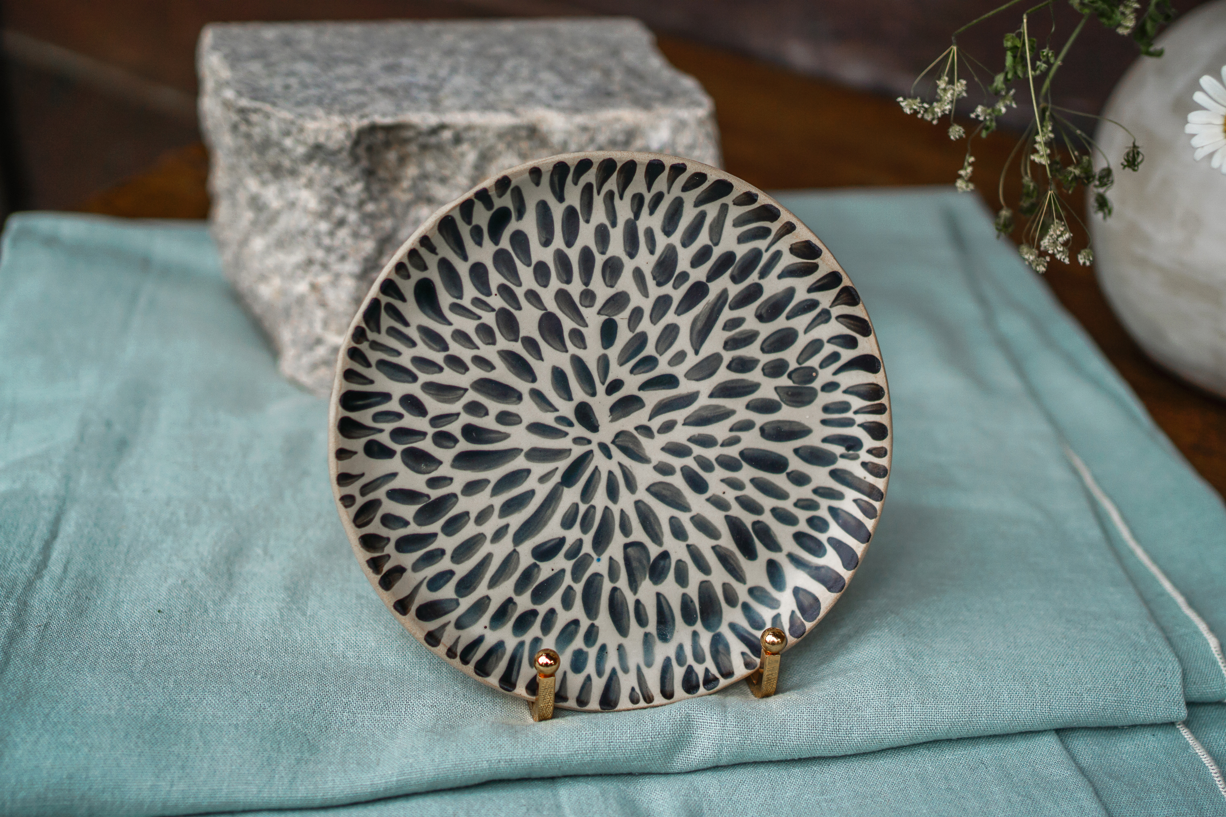 Assiette artisanale Komorebi noir