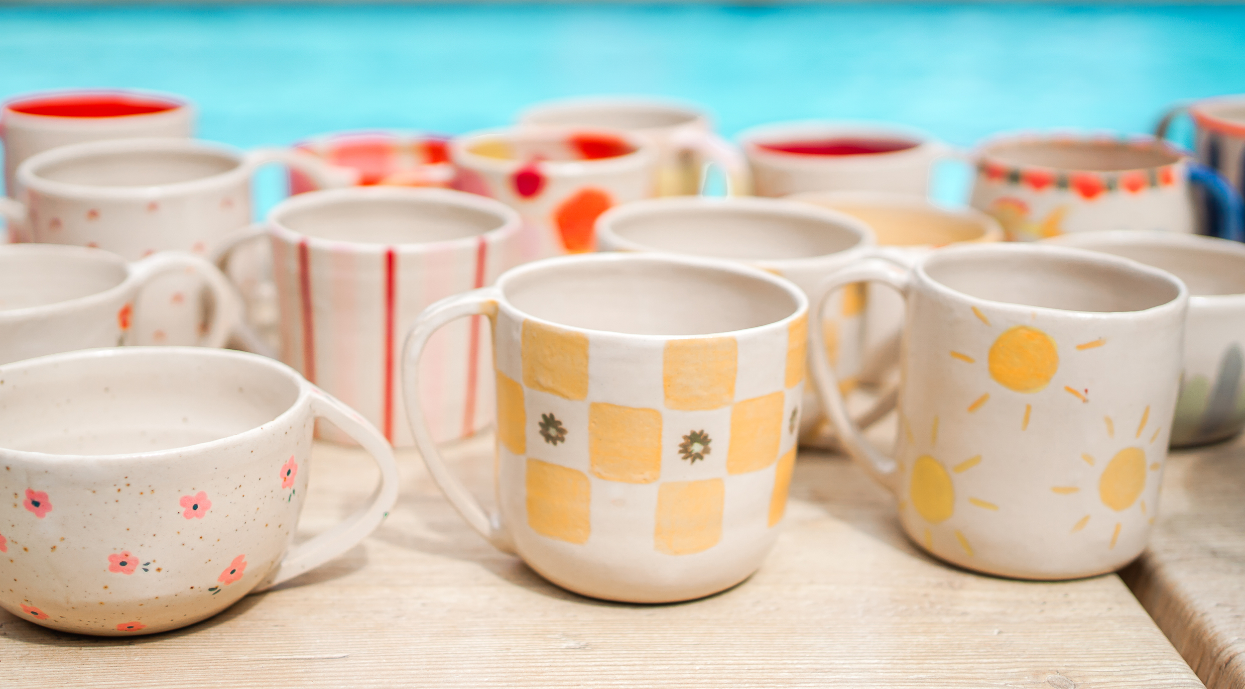 Atelier peinture sur mug céramique – activité créative Le Mans