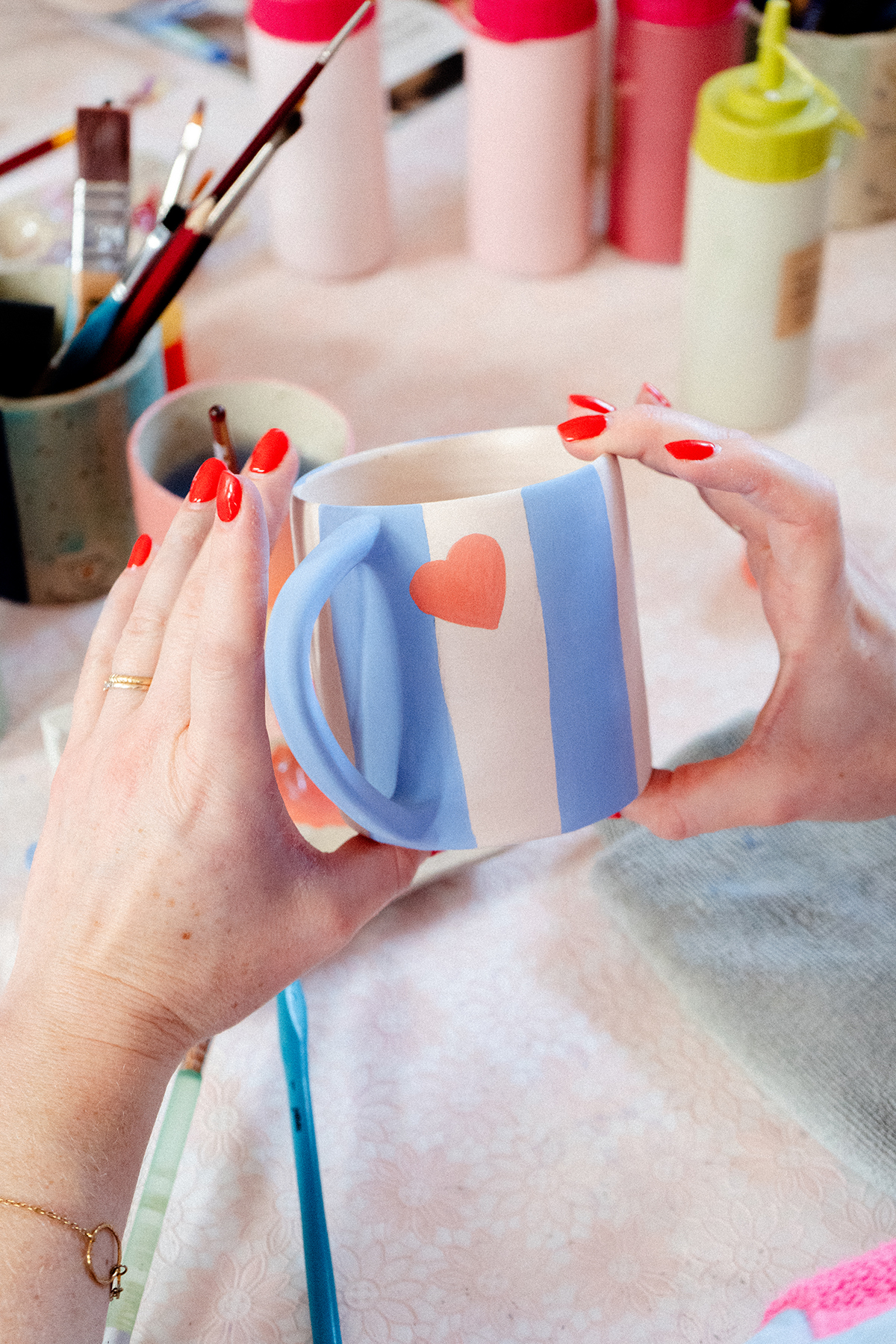 Peinture sur mug le mans