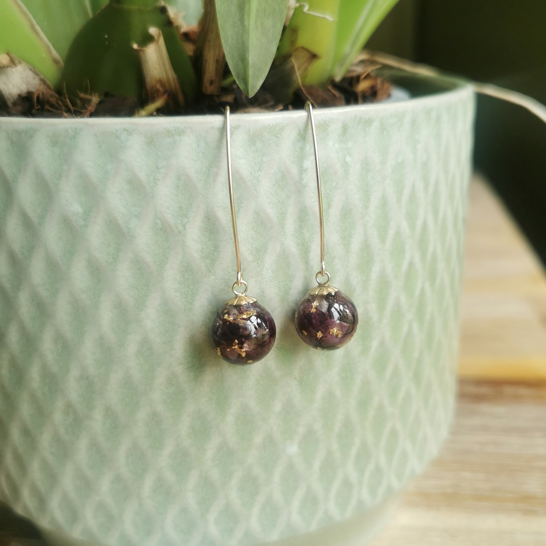 boucles doreilles perles petales oeillet seches resine ecoresponsable amour maternel