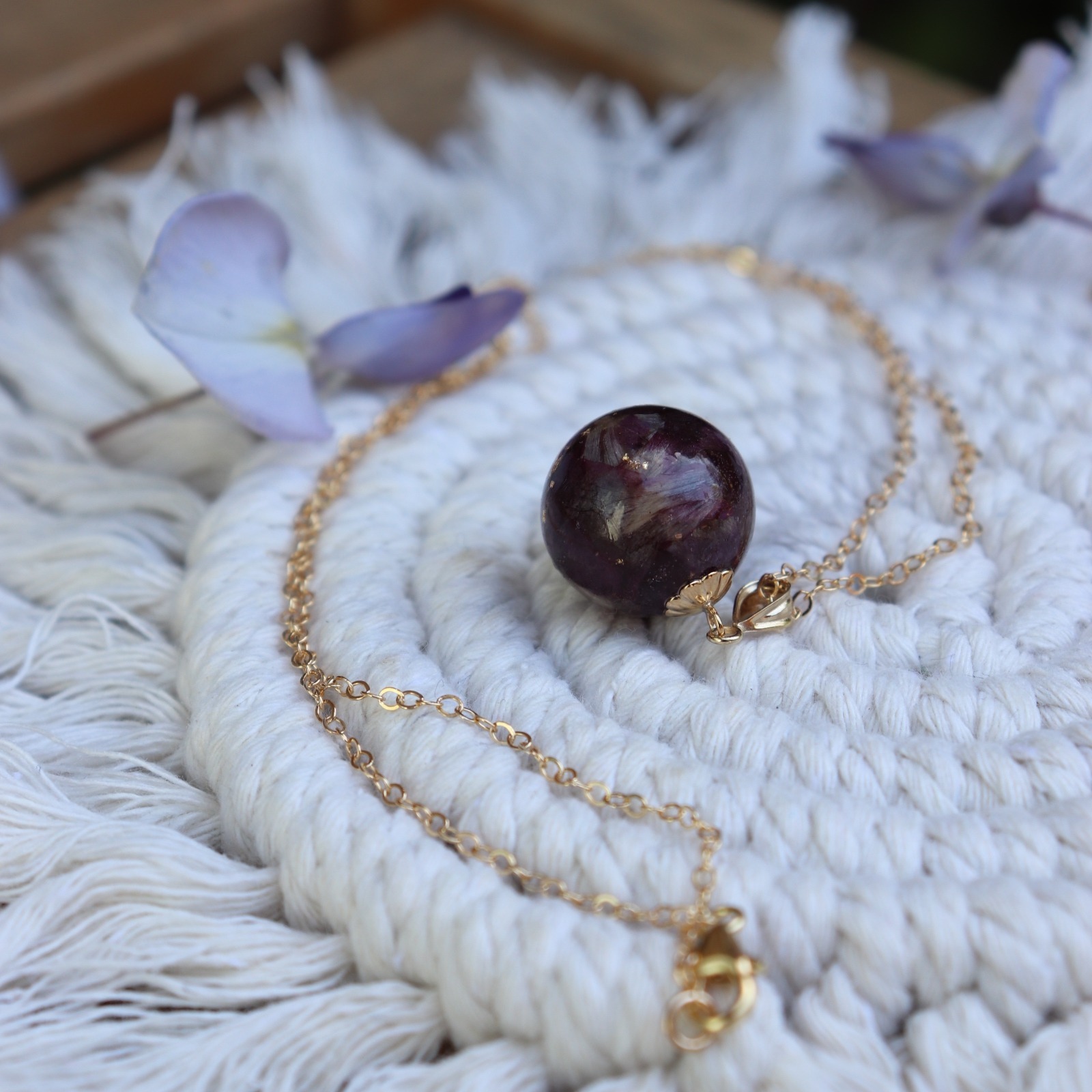 collier totem amour maternel gold filled perle resine oeillet rose