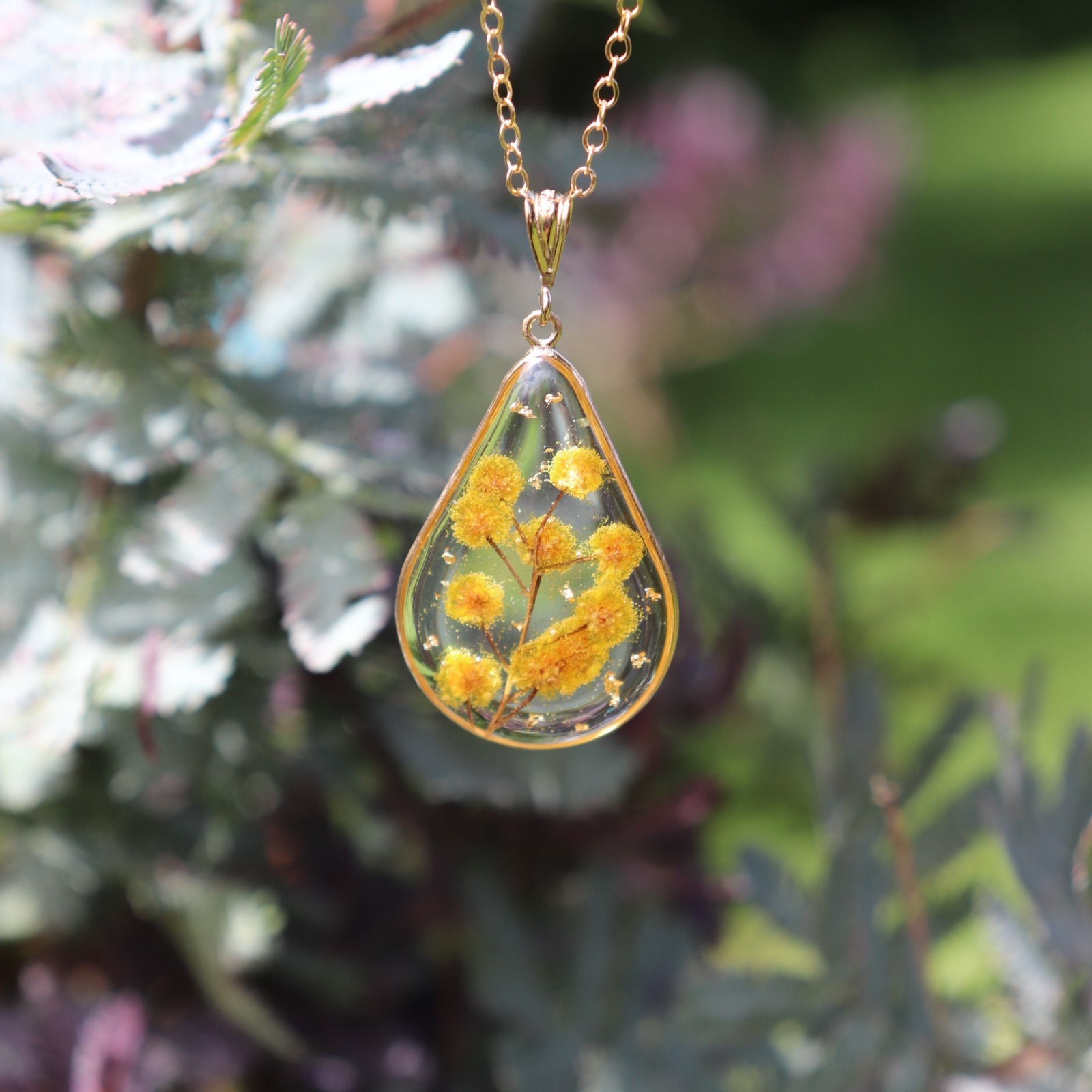 collier gold filled goutte fleurs mimosa sechee
