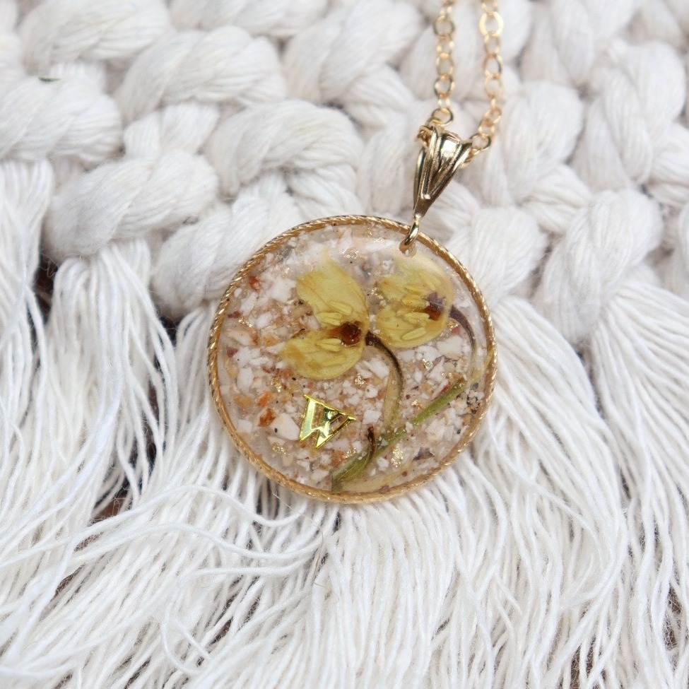 collier cendres chien pet memorial fleurs sechees muguet gold filled 14 carats