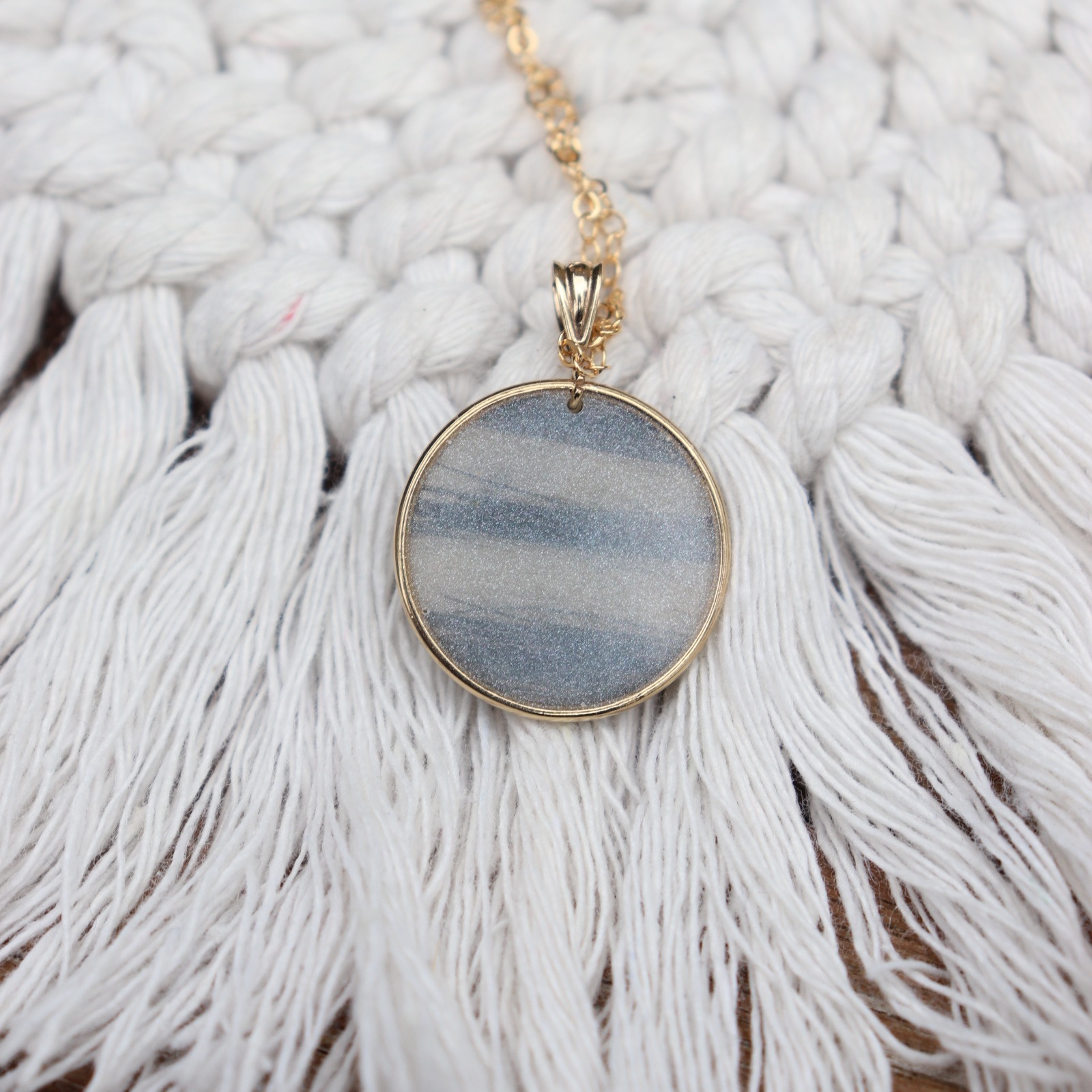 collier sur-mesure verso crin de cheval fleurs sechees resine gold filled