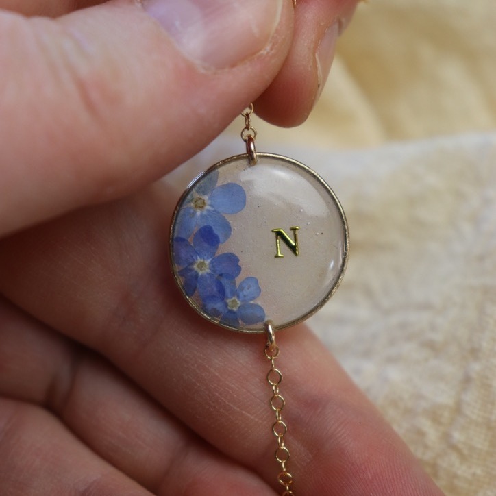 bracelet poils de chat blanc fleurs sechees myosotis or lamine gold filled