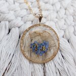 Collier souvenirs poils de chien gold filled resine fleurs sechees