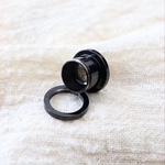 tunnel oreille acier chirurgical noir devissable poils de chien