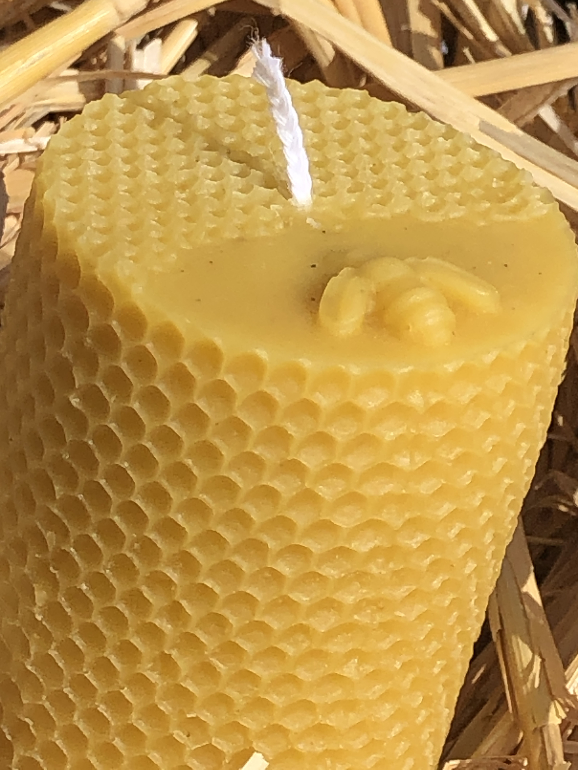 Bougie cylindre en cire d’abeille naturelle