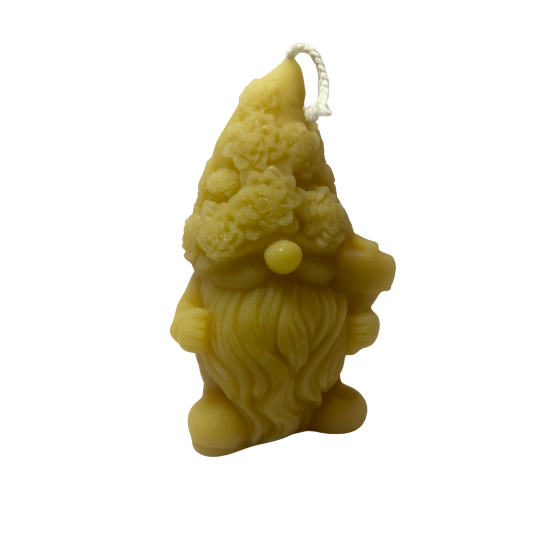 Bougie gnome en cire d’abeille avec bonnet fleuri et longue barbe