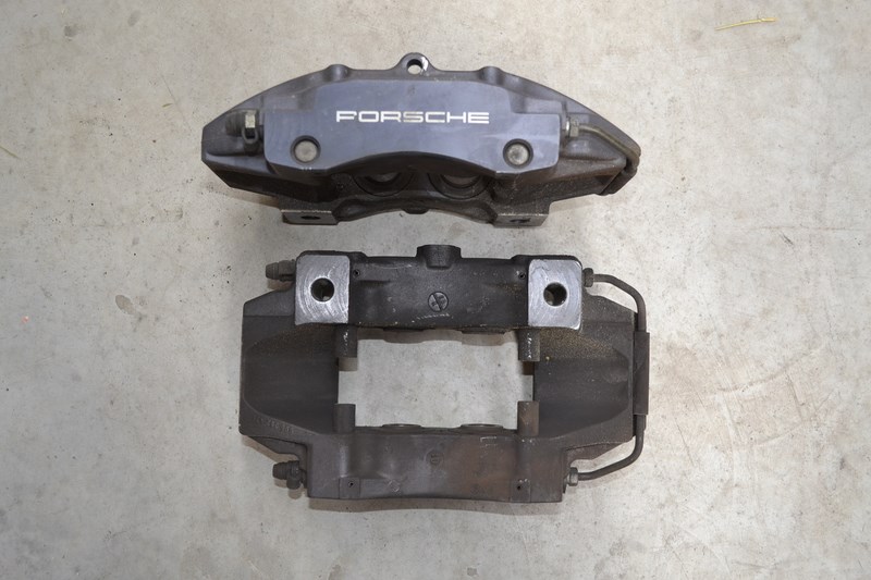 Paire d\'étriers de frein arrière Porsche Boxster / 911 type 996