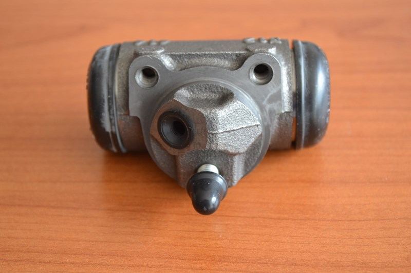 Cylindre de roue arrière gauche, Peugeot - Simca, Piston = 28.5mm