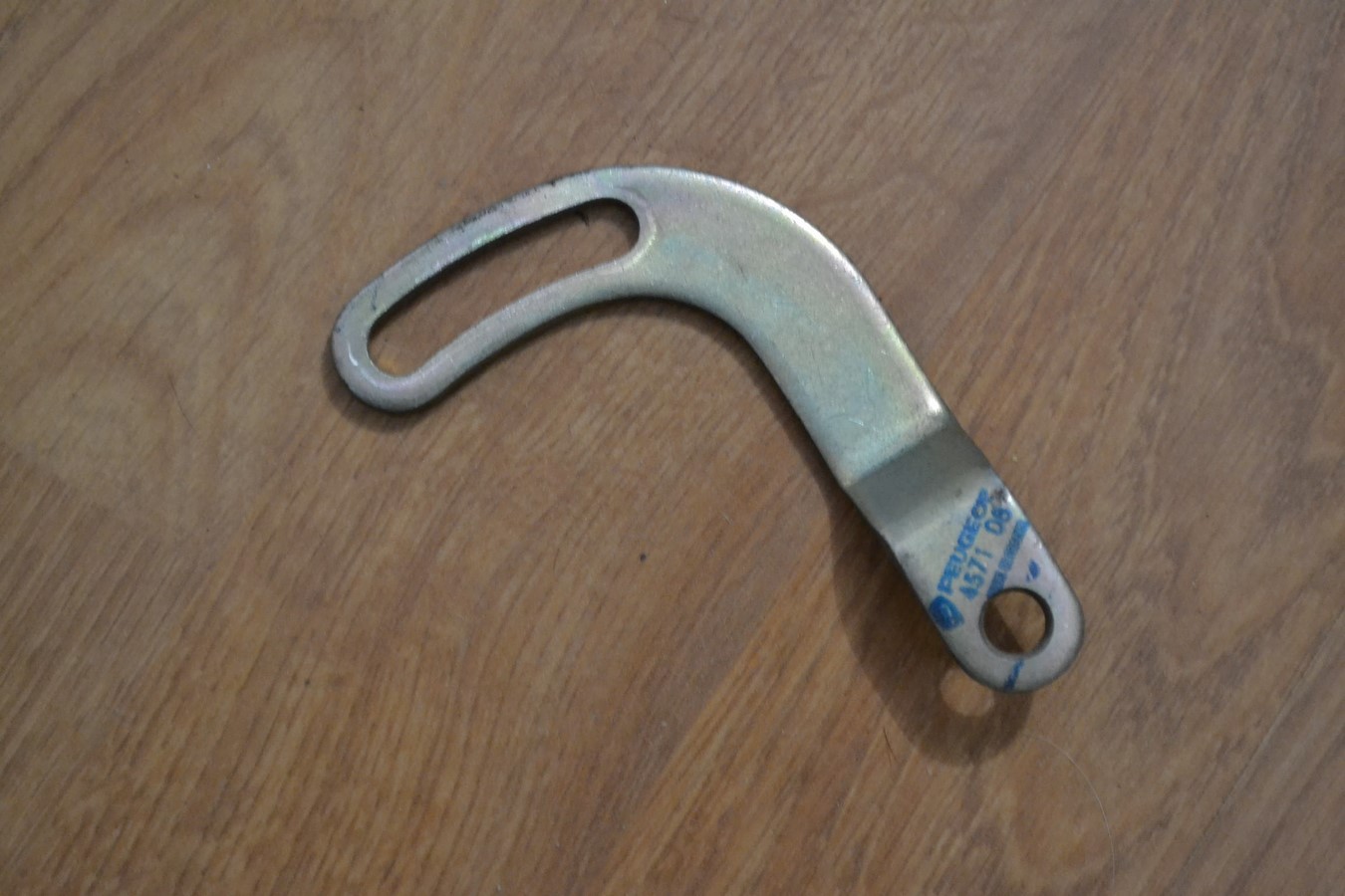 Support pompe à vide Peugeot 404 Diesel