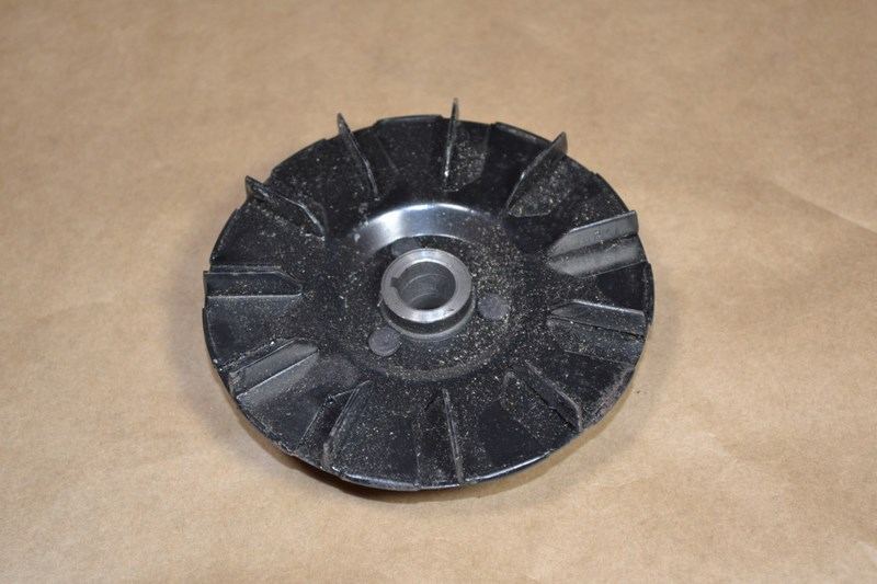 Poulie de dynamo Ducellier ou Paris Rhone Peugeot 403 7cv - 404