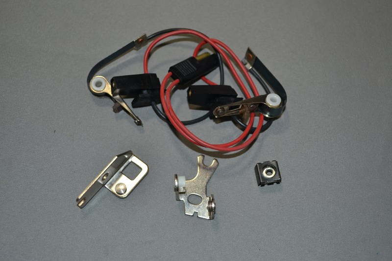 Jeu de 2 vis platinées pour allumeur Ducellier, Peugeot / Renault Moteur V6