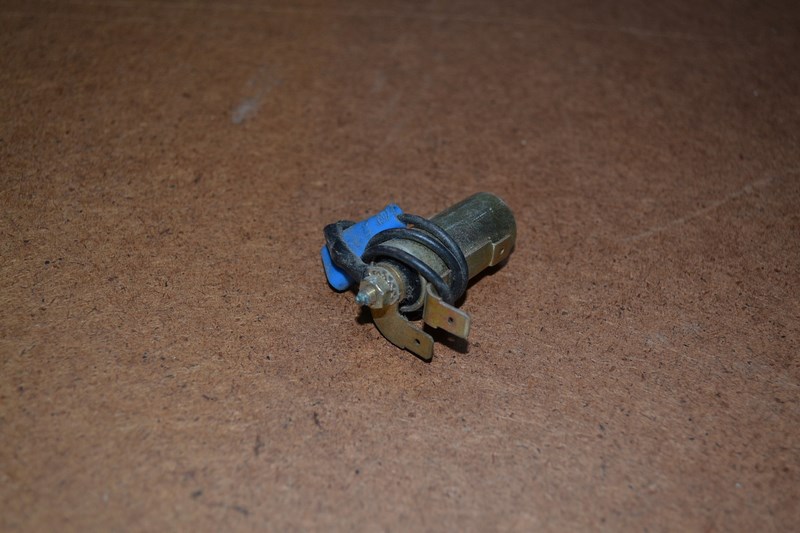 Condensateur d\'allumeur SEV MARCHAL M48 Peugeot 404