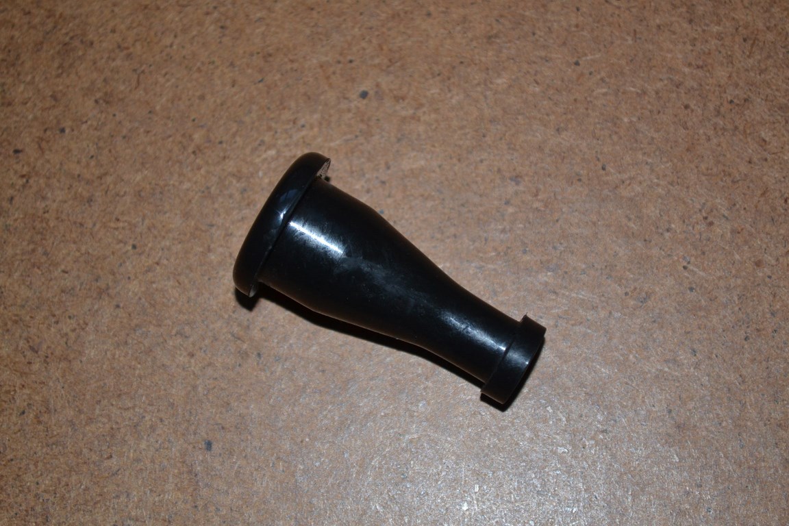 Tétine caoutchouc, 8mm, sous bocal en verre liquide de frein Peugeot / Citroen