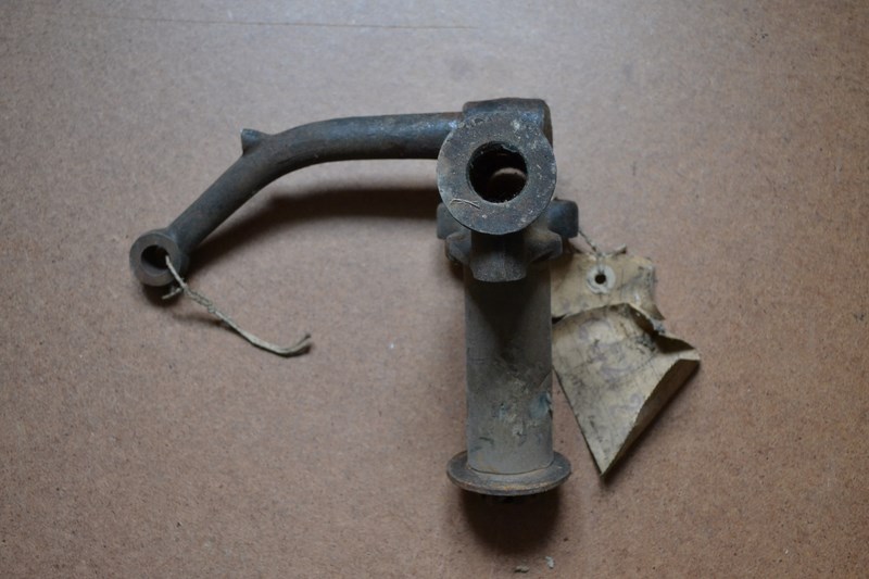Pivot de fusée avant gauche Peugeot 203 tous modèles