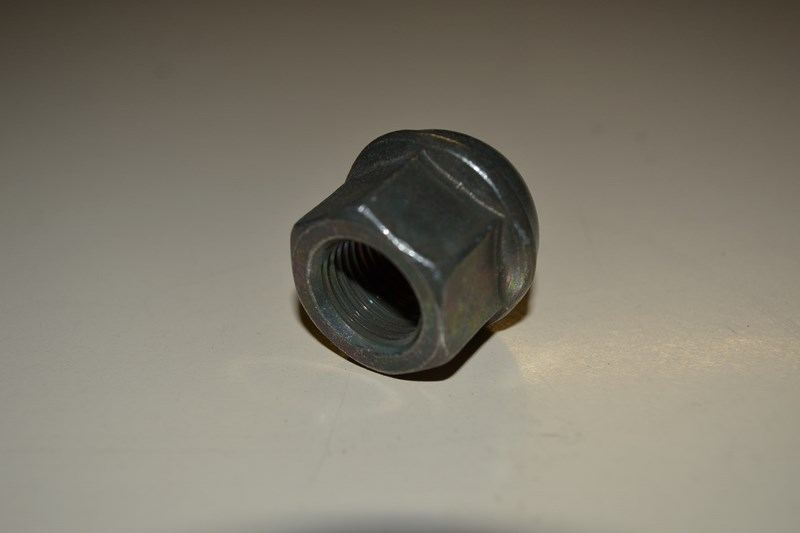 Ecrou de roue Peugeot 203 403 404 504 D3A J7 J9