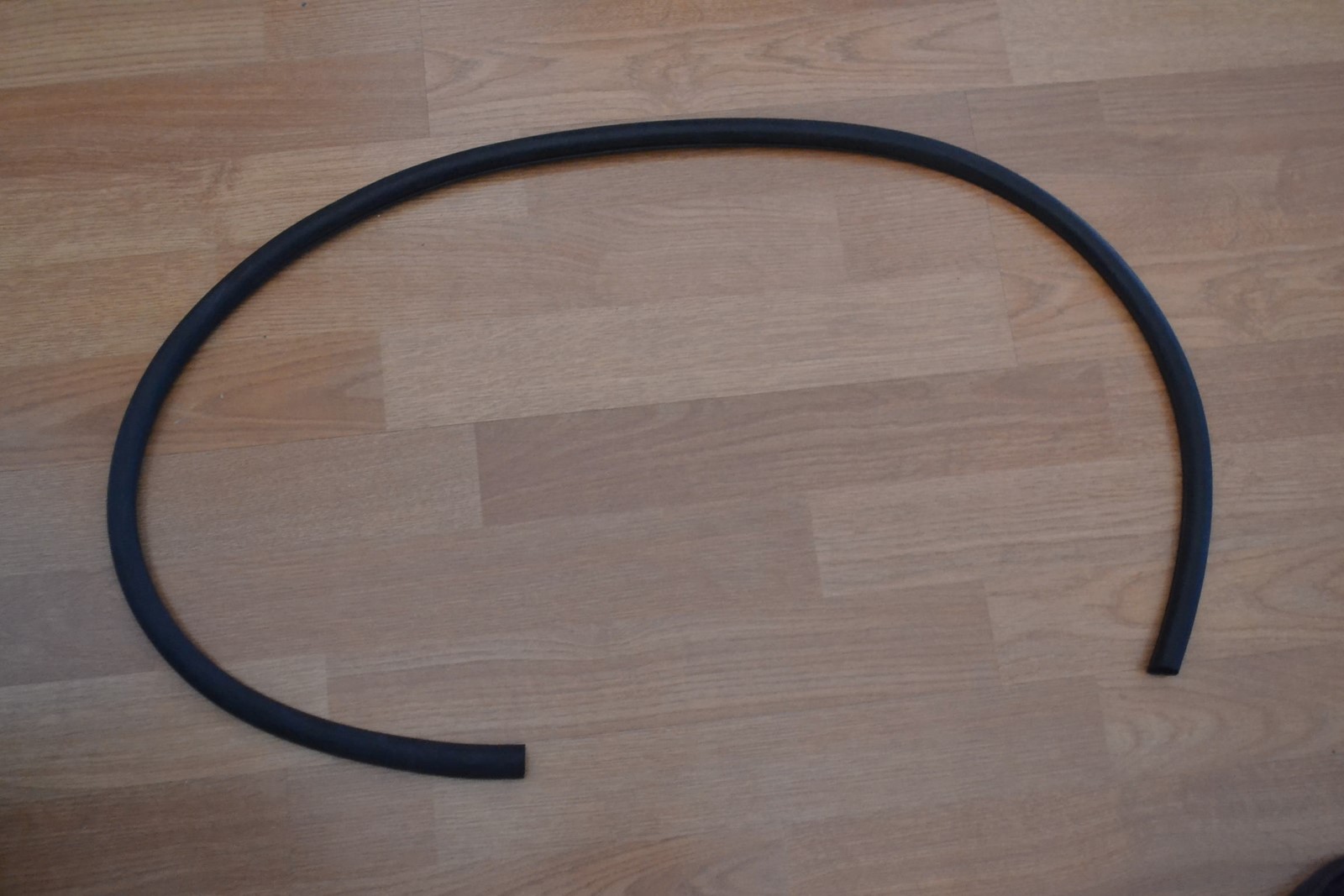 Joint transversal de haut de pare brise pour Peugeot 304 Cabriolet