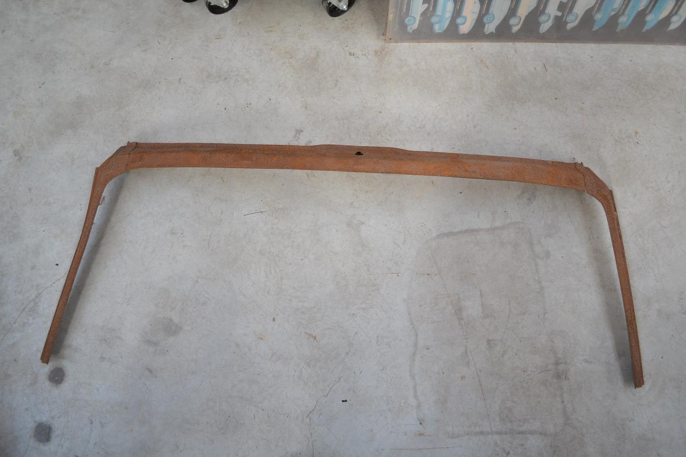 Renfort / doublure baie de pare-brise Peugeot 404
