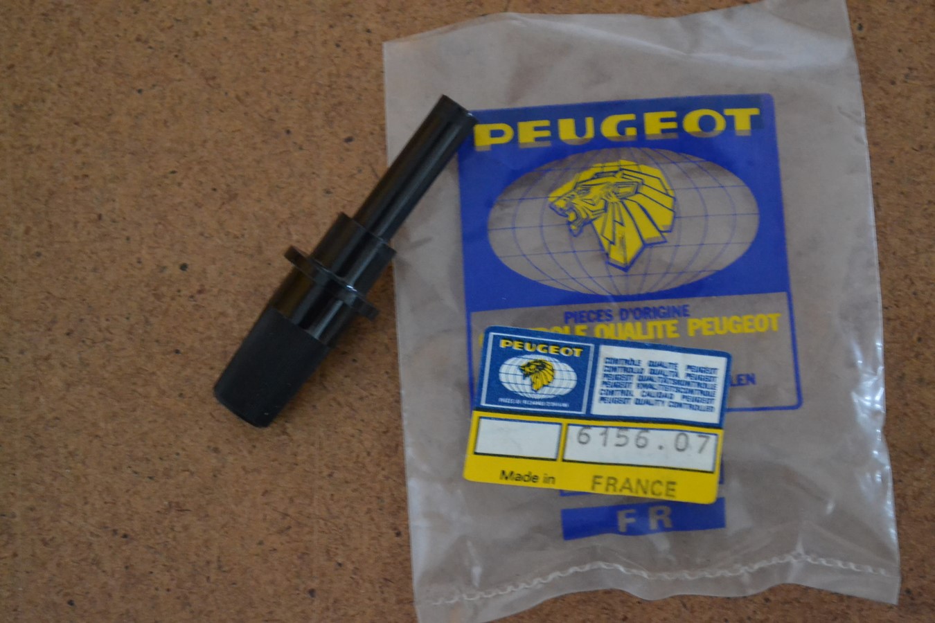 Bouton plastique de compteur kilométrique pour Peugeot 204 Coupé et Cabriolet